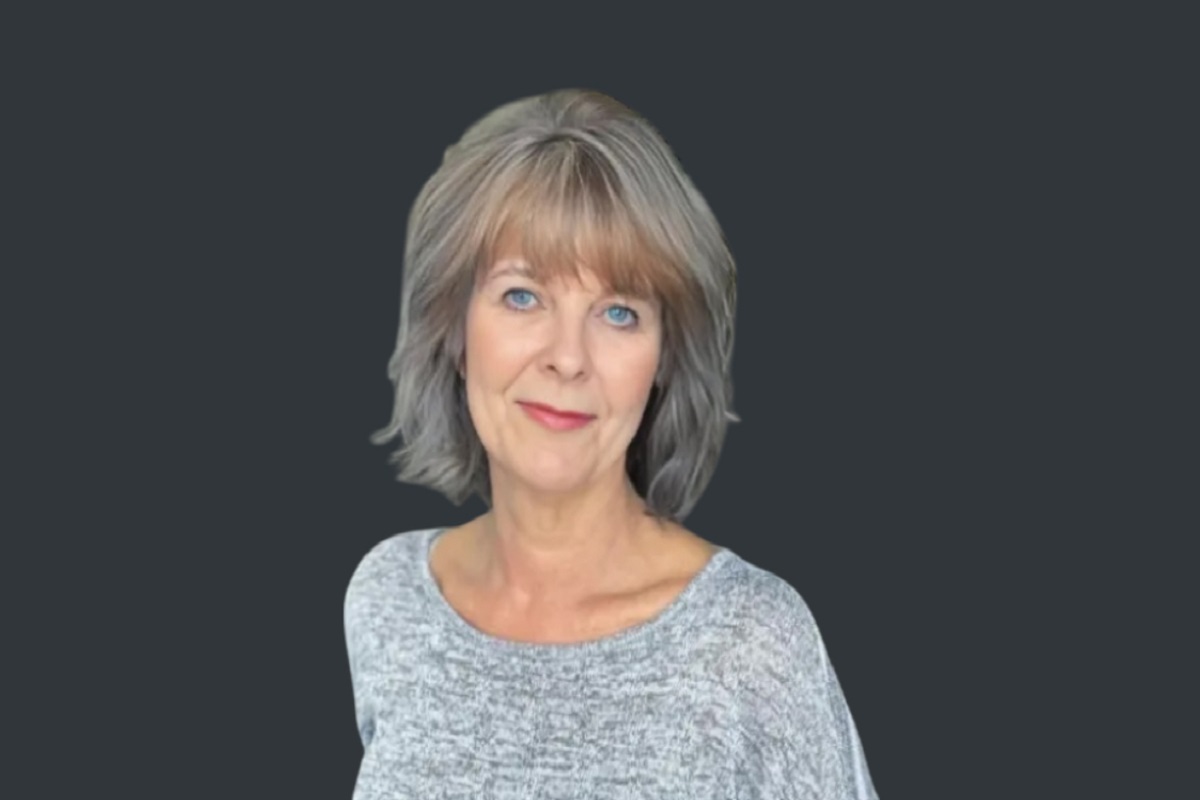 Senior designer in IT combining technology and design expertise to deliver innovative solutions and optimize user experiences.